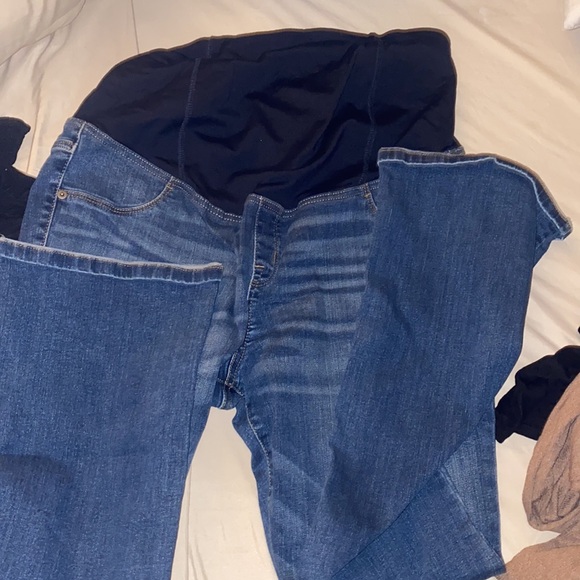 Maternity lot please look at all the photos. - Picture 7 of 9